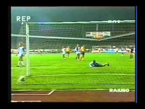 1984 (November 7) Grasshoppers Zurich (Switzerland) 2-Juventus (Italy) 4 (Champions Cup).avi