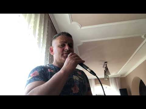 Sebastian Codila - Privesc Și Ma Întreb