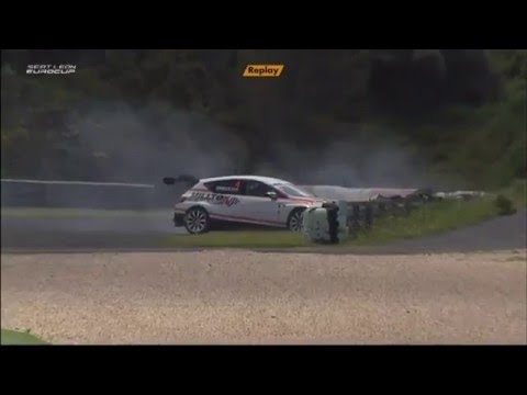 SEAT Leon Eurocup 2016. Race 1 Estoril. Lucas Orrock Hard Crash