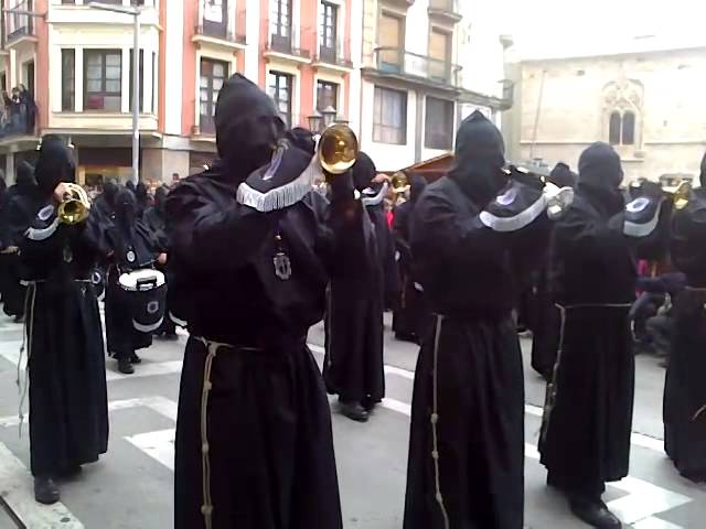 Vídeo relacionado con Camiseta Semana Santa. Solo Entiende mi Locura quien comparte mi pasión. Camiseta Divertida para cofrade, capillita, costalero, nazareno, catolico, agrupacion Musical, Banda cornetas y Tambores. (XL)