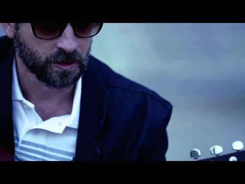 Lucas Santtana - Sempre bom se lembrar (acústico)