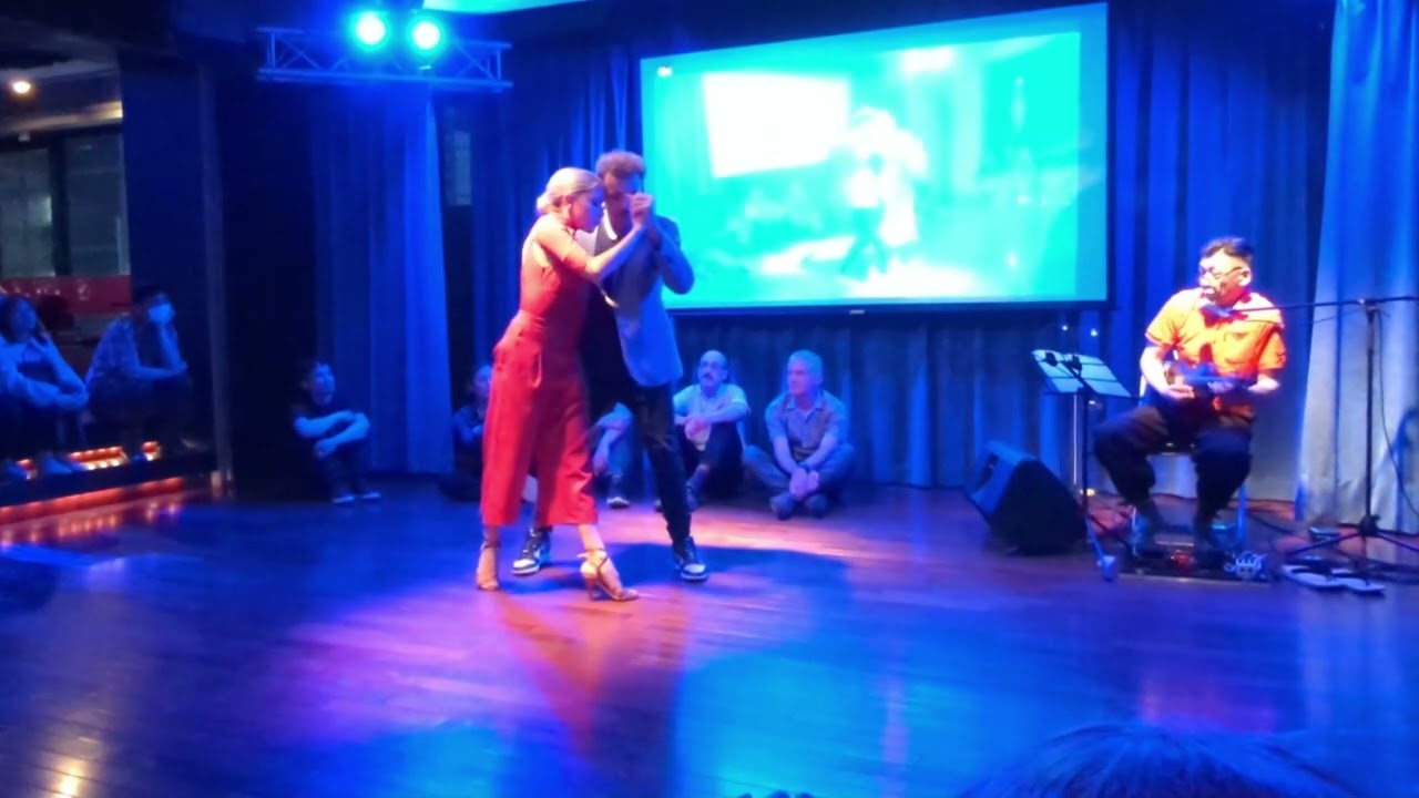 Delfina Pissani y Diego Martin Valero (Lejos de Buenos Aires)