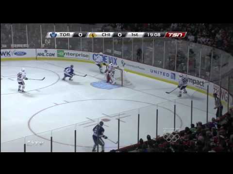 Tyler Bozak Scores - Leafs @ Blackhawks - 02/29/2012