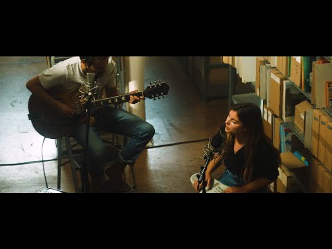 Ivy Falls — Wide Awake (Unday warehouse sessions)