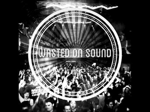 400 Crackin' Zombies (Wasted on Sound Mashup) - Zombie Nation vs. Bingo Players & Bassjackers