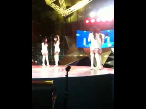 [FANCAM] MBC Gayo Daejun 101231 KARA dancing to Beast 'Soom