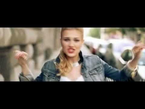 Nevena Bozovic Pogledaj me Official HD]