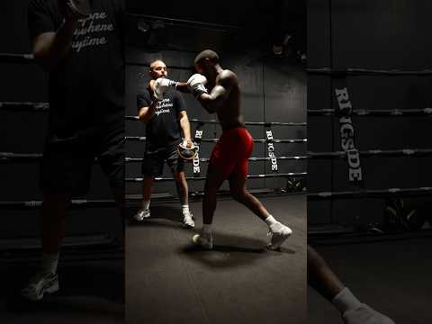 Proper way to step with your jab/cross, 1-2. #boxing #mma #fight #boxingtraining #fighter #boxeo