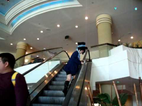 Manga Next- Ciel Climbs Up Down Escalator