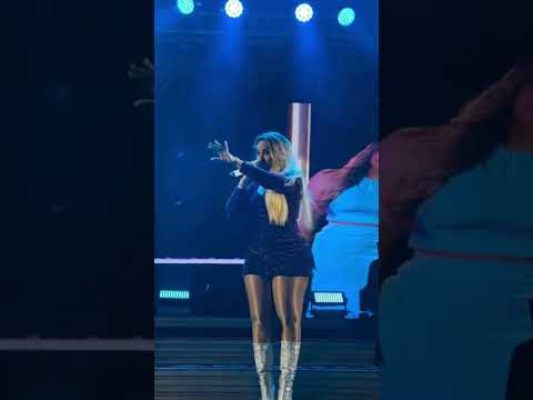 Yara Tchê cantando Beijos, Blues e Poesia em Luzilândia-PI | Central dos Desejeiros