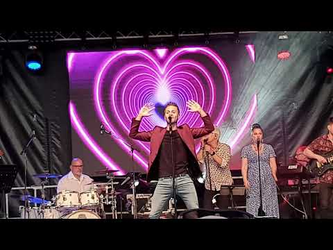 Opening & Coup de foudre à Paris - Tom Mathis (Concert 10 ans - 10 Jahre Jubiläum mit Liveband)