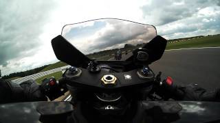 preview picture of video 'Snetterton 300 track day GSXR 600 K7 - 8th August 2011 - Session 3'