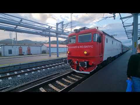 Sosirea trenului IR 1766 Timisoara Nord - Iasi, in gara DEVA