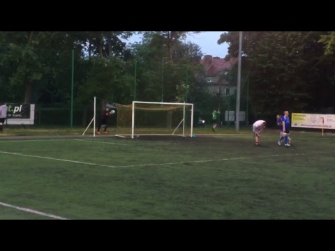 16.05 Regio-food.pl Beer Boys (białe) - JM Auto Team (niebieskie)