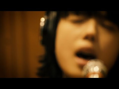 腕の中でしか眠れない猫のように / Kaneko Ayano - Udenonakadeshika nemurenai nekonoyouni のサムネイル