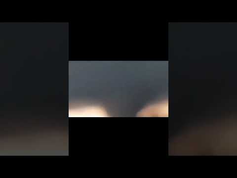 Noticias Poderoso tornado hoy en Paraguay Captado en Río Negro, Mbokajaty del Yhaguy,departamento