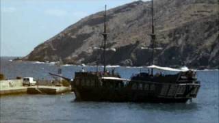 preview picture of video 'Barbarossa Pirate Ship Departs Panormo Crete'
