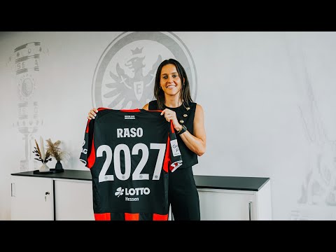 Hayley Raso's first hours as an eagle bearer | EintrachtTV