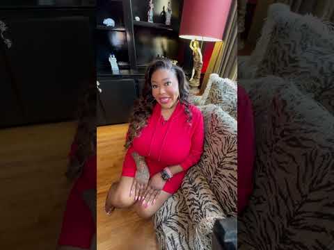 Ts Madison “Come on in HAPPY HOLIDAYS HEAUXS”