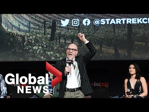 Sir Patrick Stewart wows Sci-Fi fans with impromptu Shakespeare performance