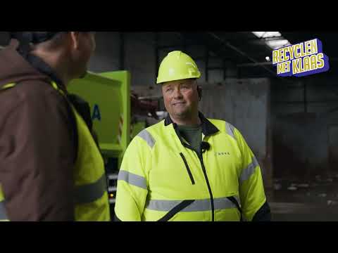 Klaas kijkt bij ROVA in de overslaghal - Recyclen met Klaas