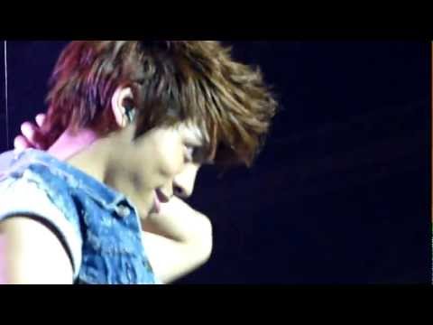 [110610 fancam] HD SMTOWN in Paris - SHINee - Stand By Me cut  (Jonghyun II)