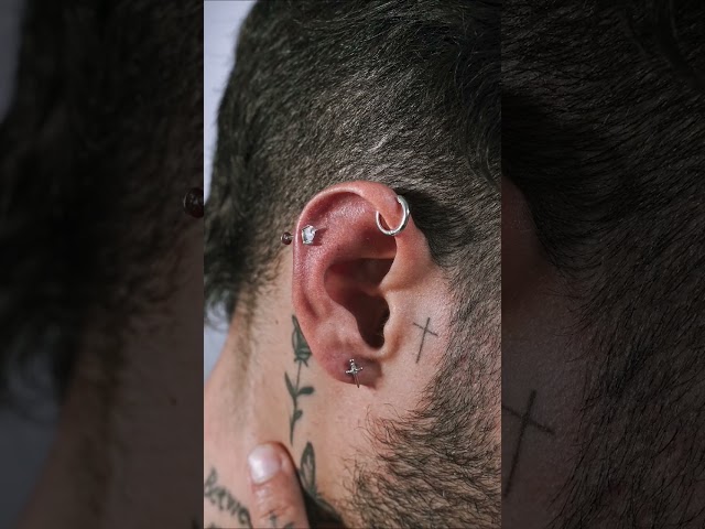 Vídeo relacionado con Pendientes De Remolino De Estrella Ninja Tribal Pequeña Unisex Para Piercing De Trago Hélix Lóbulo De La Oreja Y Cartílago Para Hombres Adolescentes Y Mujeres Acero Inoxidable Negro