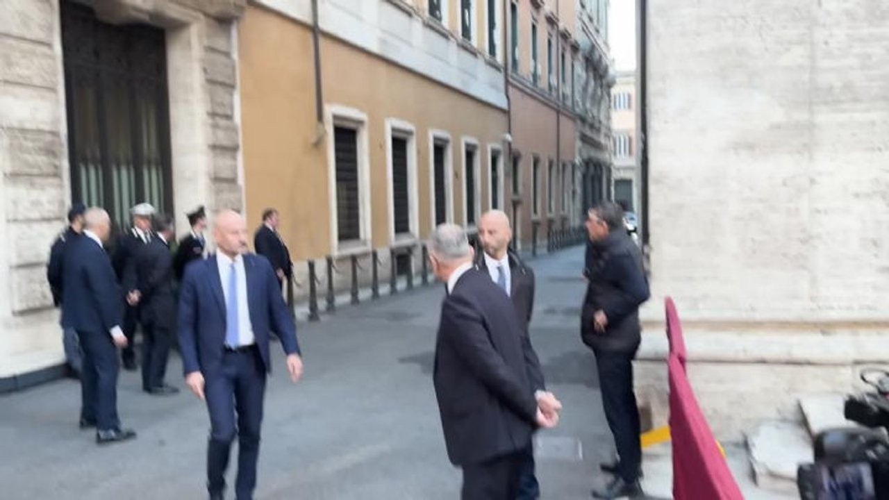 Meloni arriva al Senato per le comunicazioni in vista del Consiglio Europeo