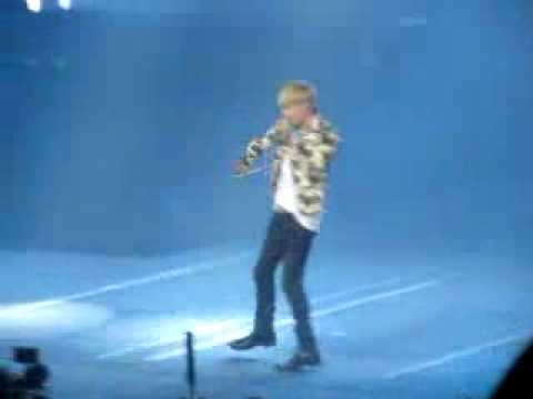 SS4 in Paris - Eunhyuk's solo