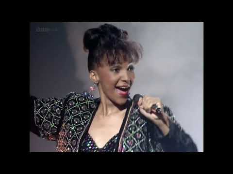 Rozalla - Everybody's Free (First Performance) - TOTP   12-09-91