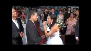 preview picture of video 'Minha noiva cantando no dia do nosso casamento'