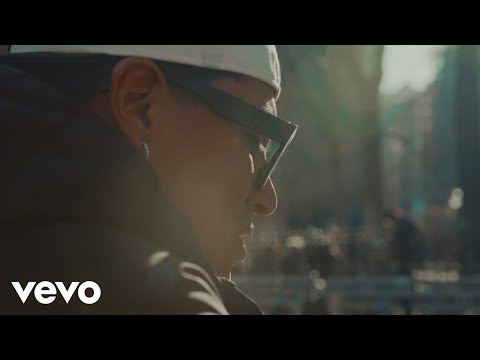 PUMBA DOS SANTOS - Sonríe (Video Oficial)