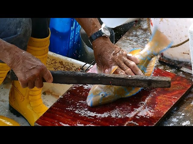 Amazing Cutting Live Fish at seafood market Hong Kong