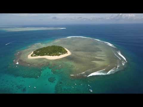 Travel Segment / Cloudbreak Drone Over Tavarua, Fiji - Freesurf Magazine