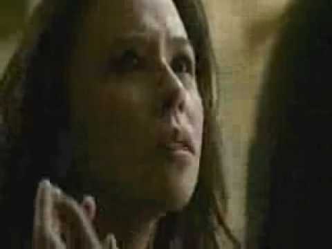 Jeremy let Anna drink his blood S01E16