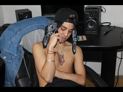 Gezzyboiii x Frnk - Red Room