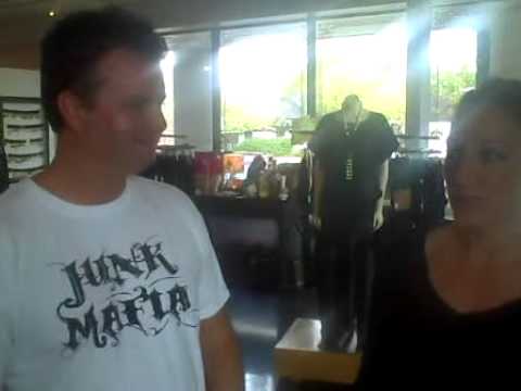 download lagu mp3 mp4 Pink Saloon Japan, download lagu Pink Saloon Japan gratis, unduh video klip Pink Saloon Japan