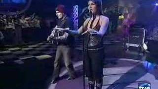 Amaral -- &quot;Salir Corriendo&quot;