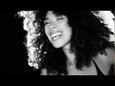 Flavia Coelho - Parano (Official Video)