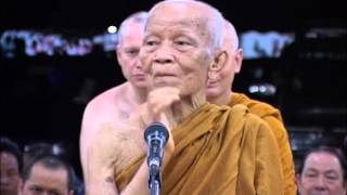 พิธีบำเพ็ญกุศลในงาน พระอาจารย์ปัญญา (ปัญญาวัฑโฒ) 27-08-2547 (ค่ำ) (VDO 3/7)