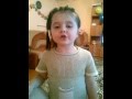 Маленькая девочка поет песню Натали 