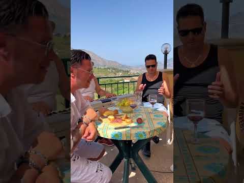 C'è La Luna Mezz'o Mare😍 #chelaluna #esteriorebrothers