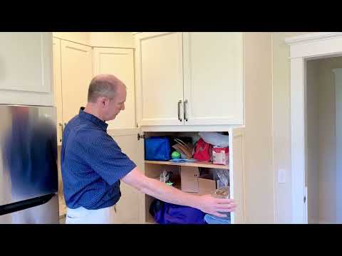 Touring the Lavish Canine Haven: A Golden Retriever Show Dog Kitchen