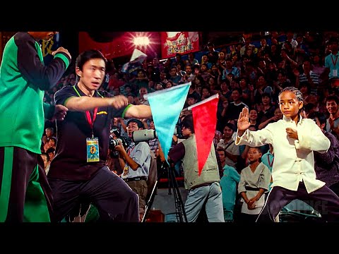 La escena del torneo de Kung Fu | Karate Kid | Clip en Español