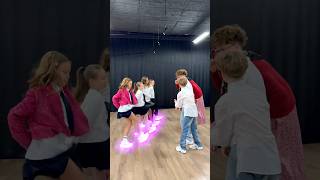 Шаффл Баттл 😎🔥 Girls 👧 vs Boys 👦 NEON MODE BATTLE 😱 WHO WIN ? 🏆🤔