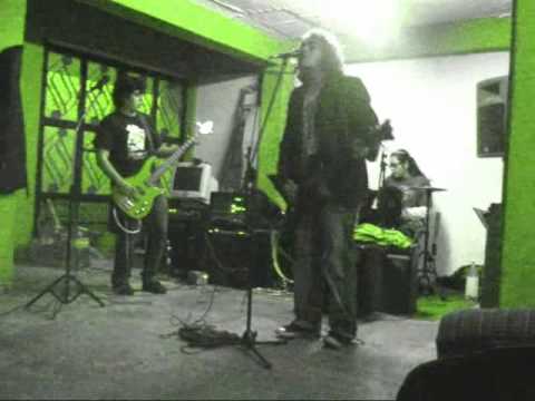 NirvallicA: Ensayo Tributo A  Nirvana --School