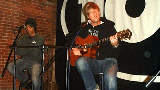 Switchfoot - Dare You To Move (Live from The Big Room 4/12/04)
