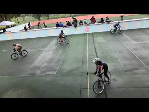 download lagu mp3 mp4 Crown Classic, download lagu Crown Classic gratis, unduh video klip Crown Classic