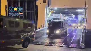 Canarias se llena de polic&iacute;as