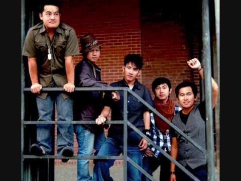 Ordinary Day & Phoua Vang - Nrog Kuv Ib Pliag [HQ]